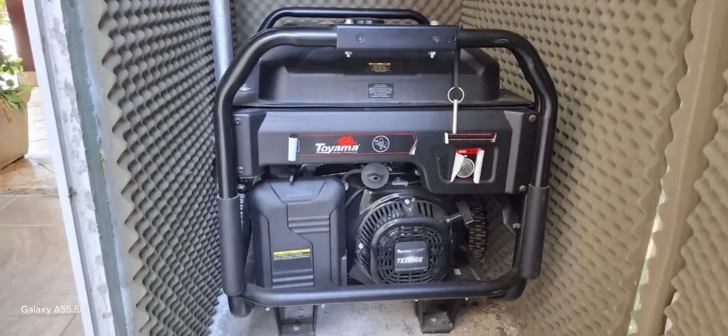 Gerador a Gasolina, Trifásico, 127 e 220 Volts