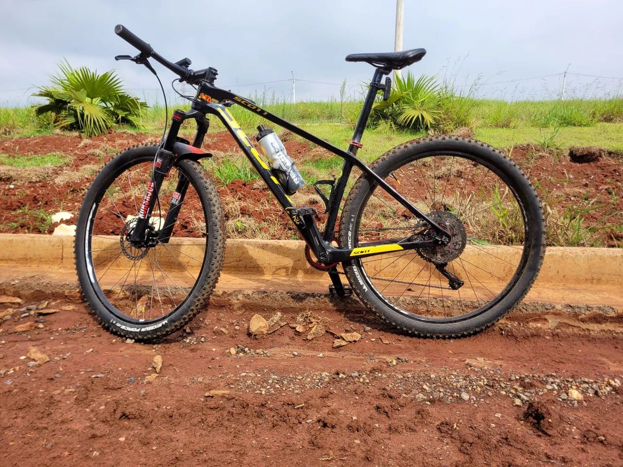 Bicicleta MTB Carbono ARO 29 