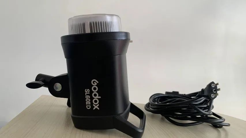 Iluminador Luz Led Estudio GODOX Sl60ii D5600k 70w + Balão - Foto 3