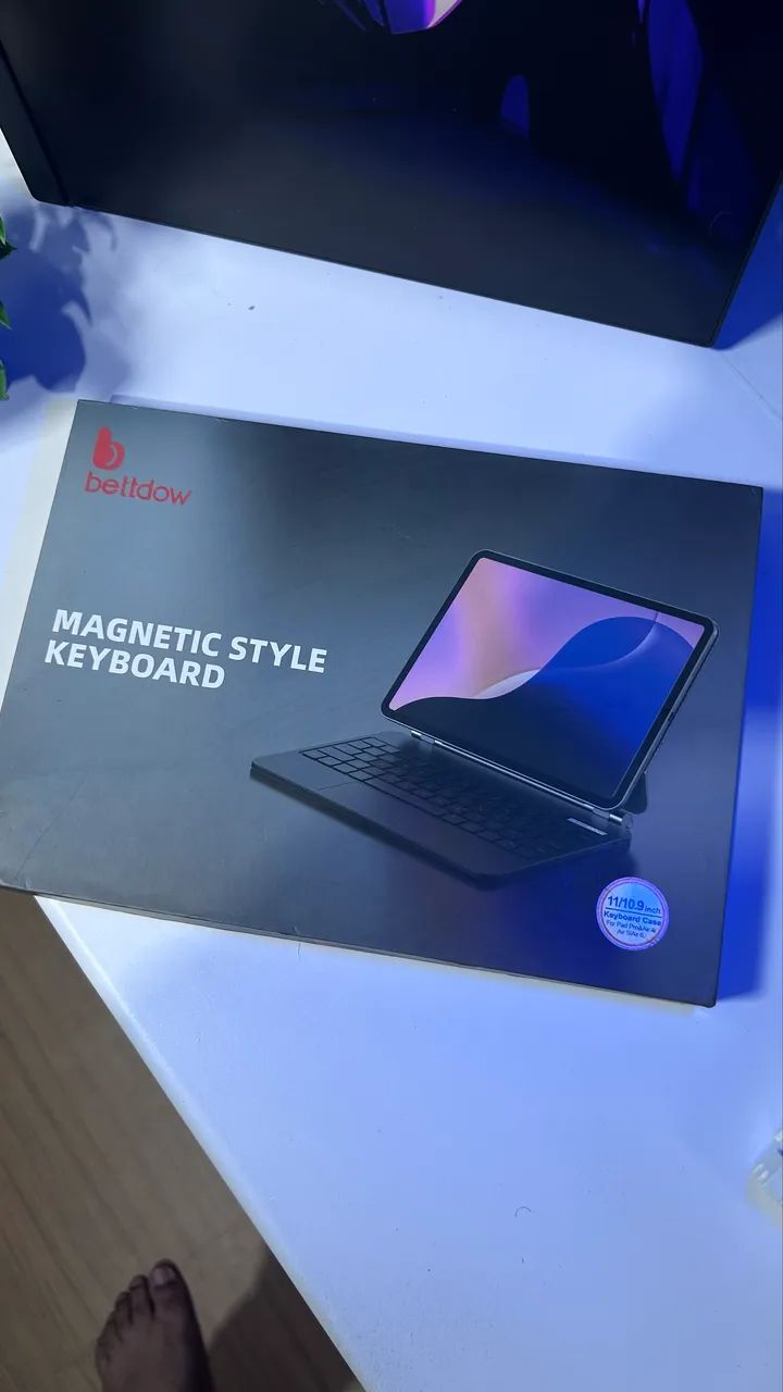 MAGNETIC STYLE KEYBOARD