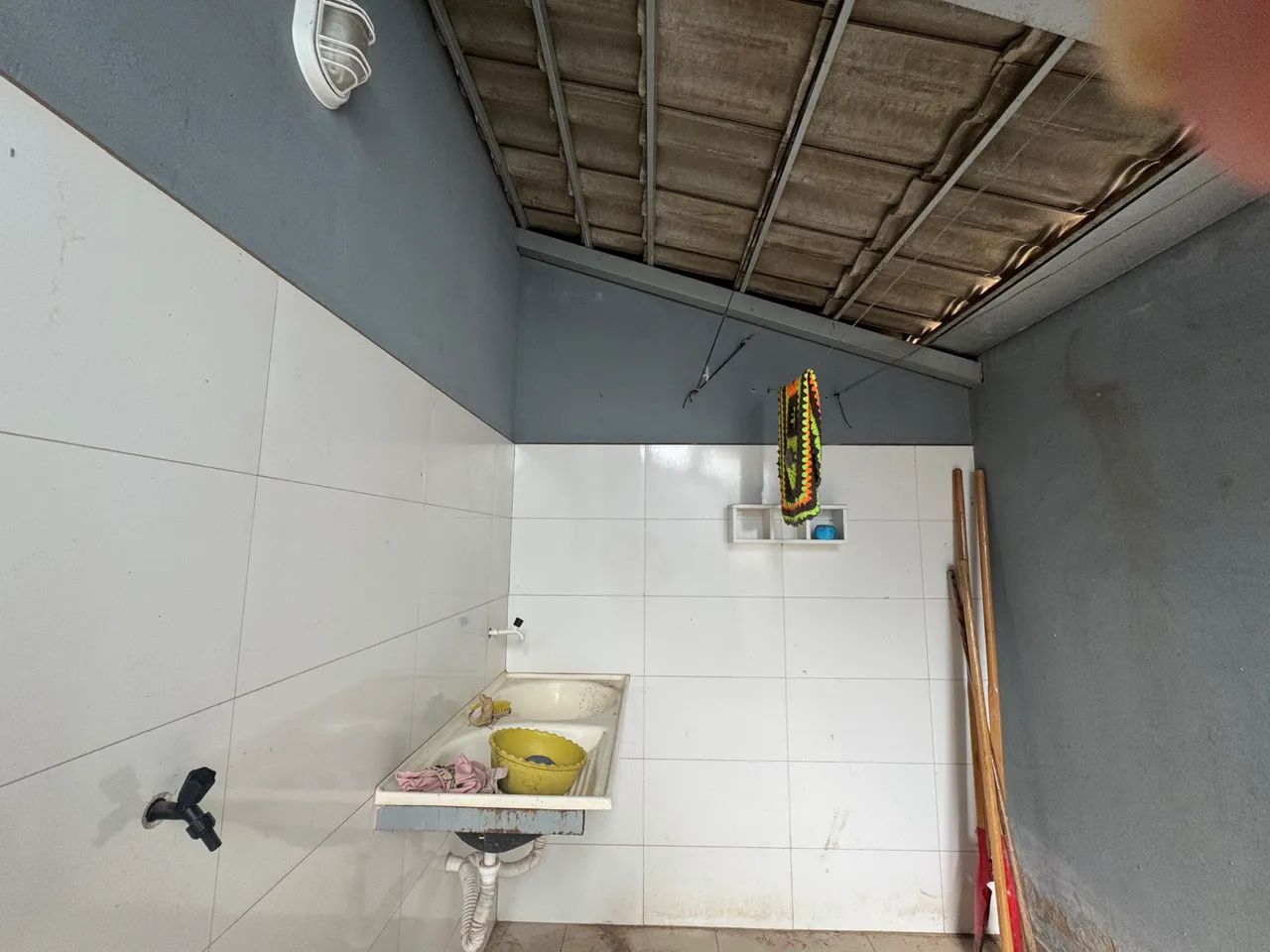 Alugou casa na avenida J - Foto 5