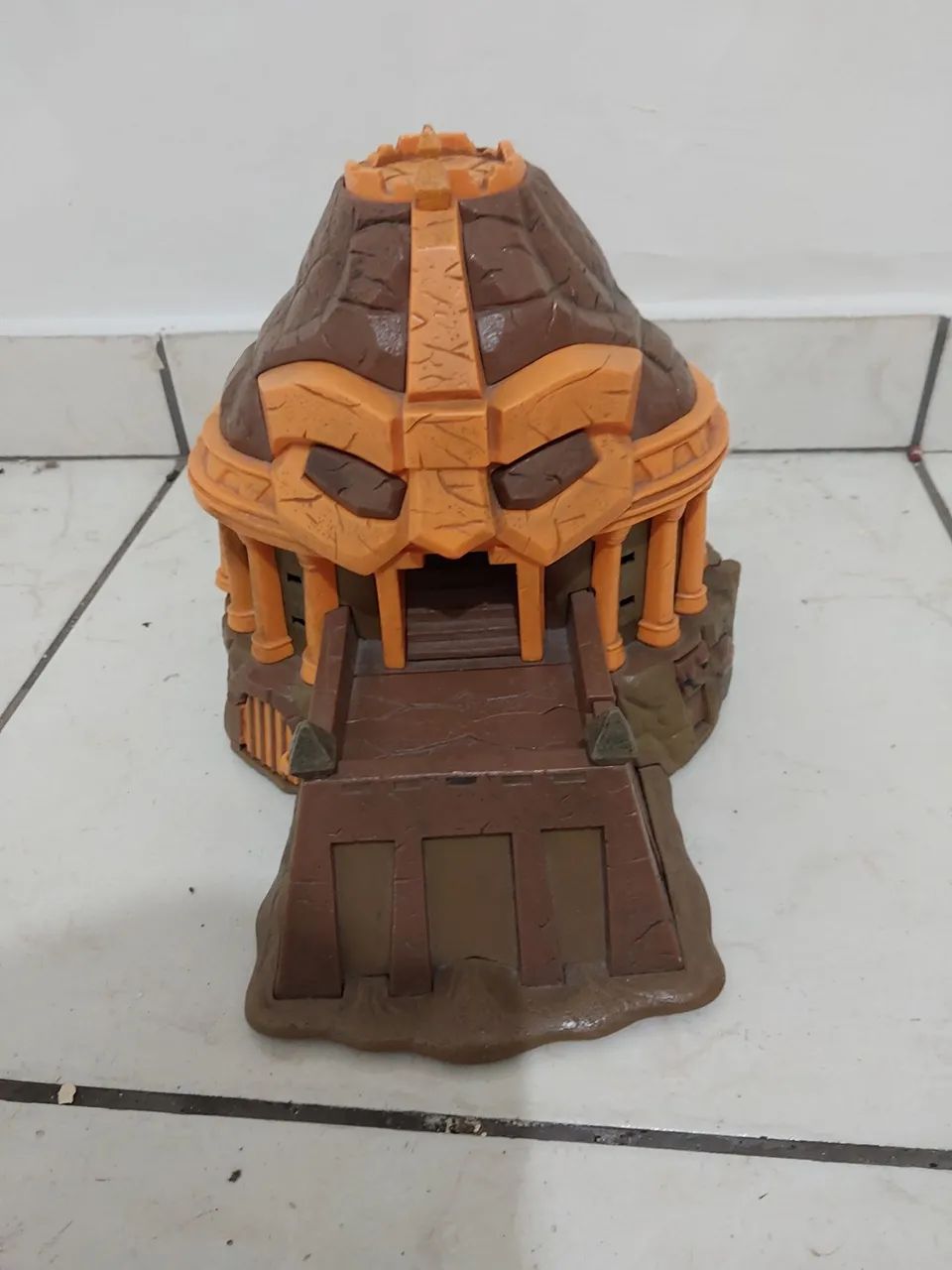 Brinquedo mundo de Gormit. Catapulta funcionando