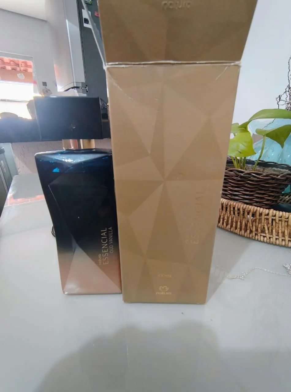 Essencial Oud Vanilla Feminino 