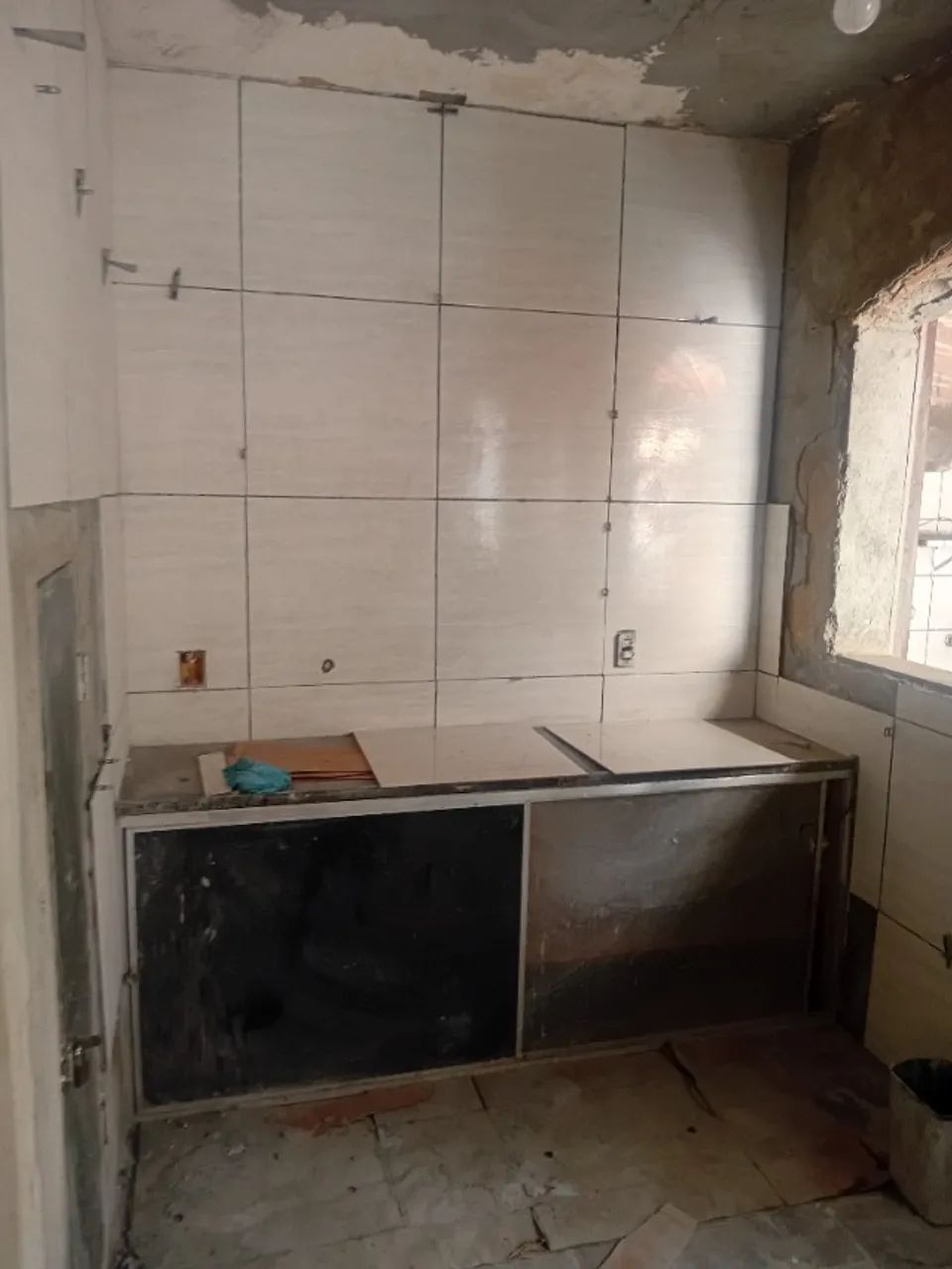 Serviço eletricista e pedreiro.
