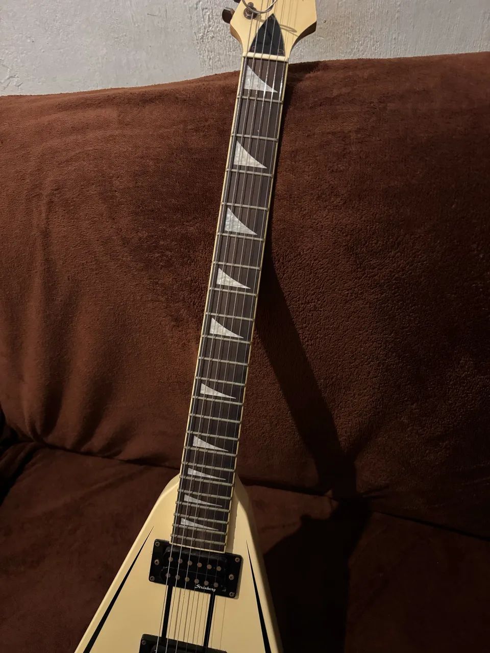 Guitarra CLG-45 Flying V Strinberg - Foto 5