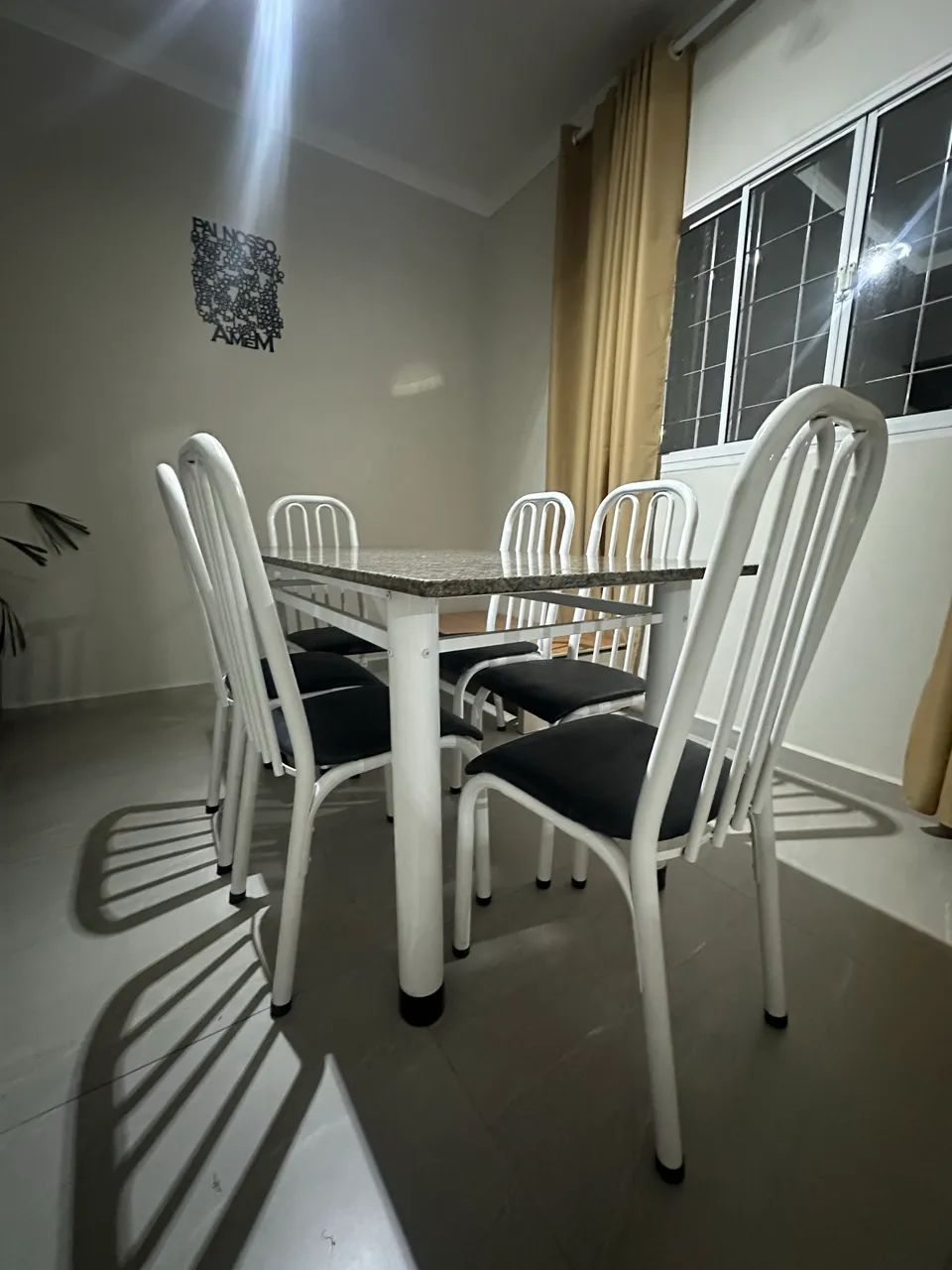 Mesa com 6 cadeiras  - Foto 2