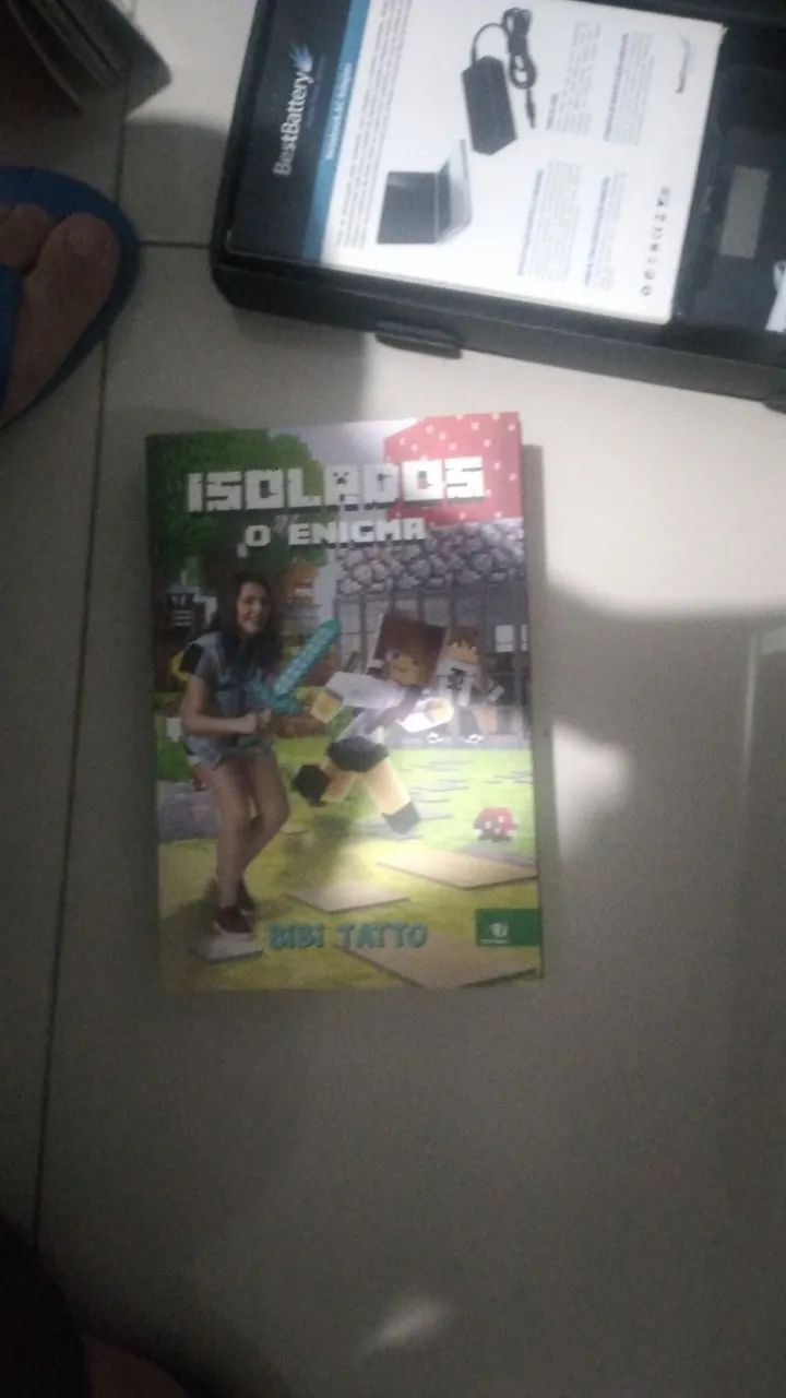 Livro Bibi Tatto Isolados o Enigma