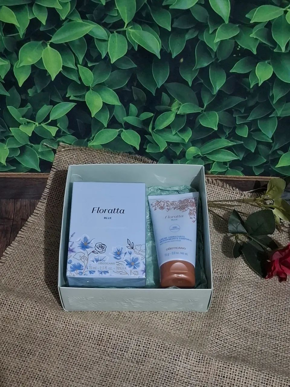 Kit presente feminino Boticário Floratta Blue, com perfume e hidratante 