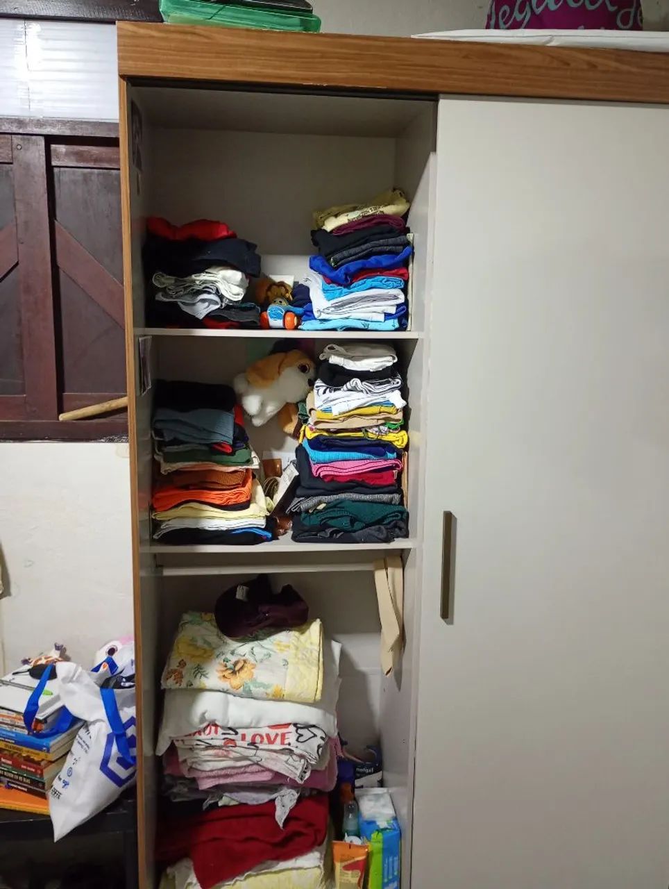 Vende-se Giarda-Roupa - Foto 2