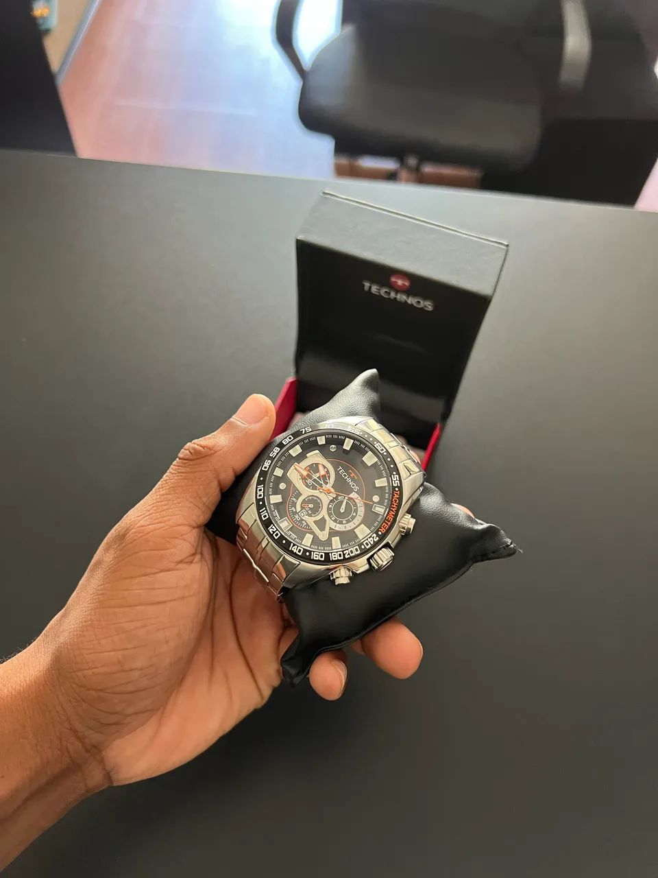Relógio TECHNOS com 3 mês de uso, pago 1100$ a 3 mês, vendo a 700$ - Foto 3
