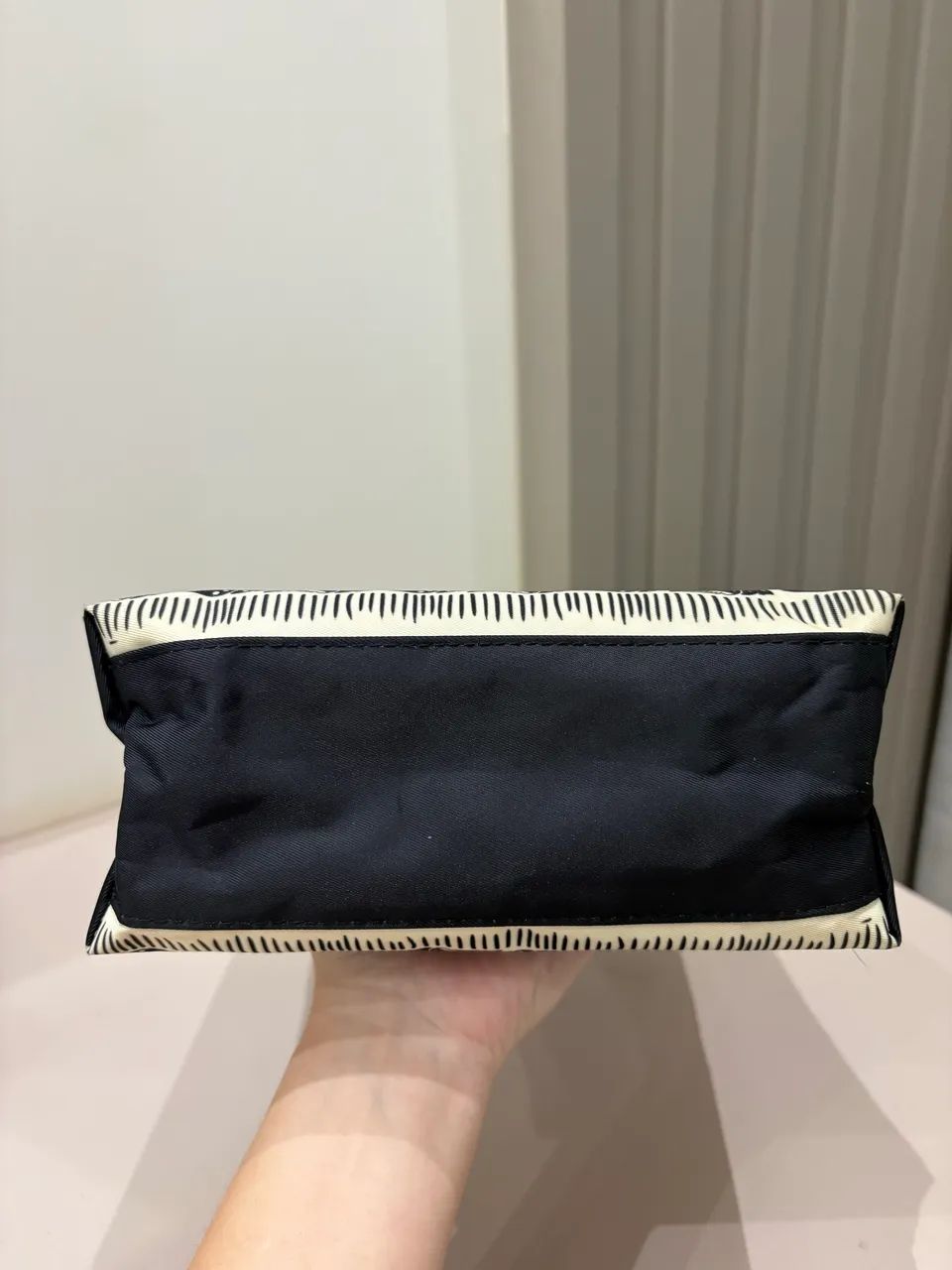 Bolsa Mimo Farm Rio - Preto e Branco  - Foto 4