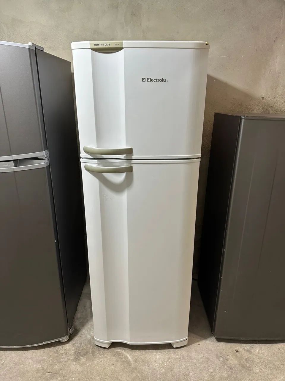 Geladeira Eletrolux 356 litros