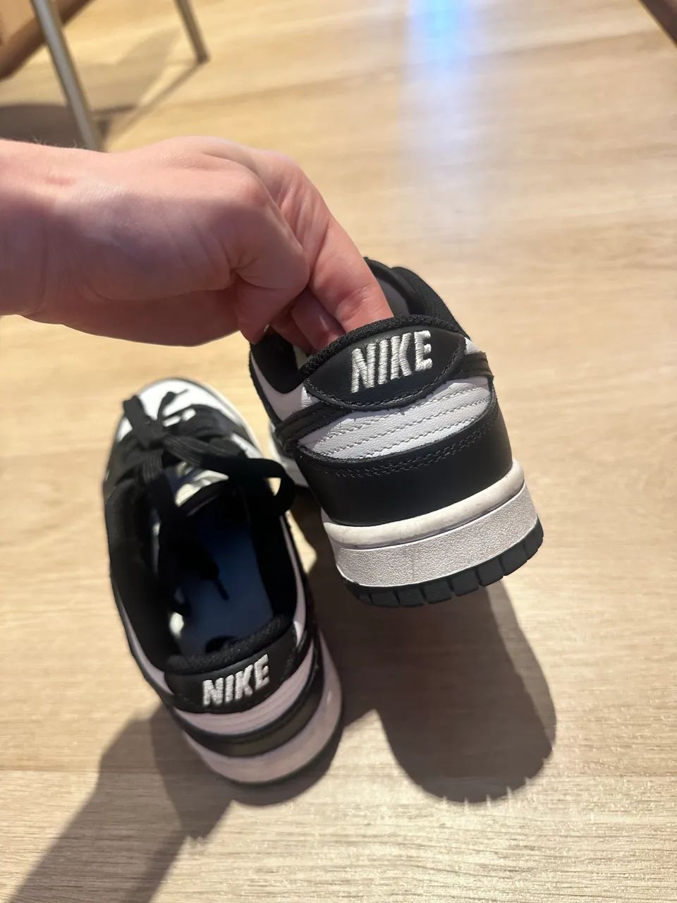 Tênis Nike Dunk Low Panda Feminino 35 - Foto 4