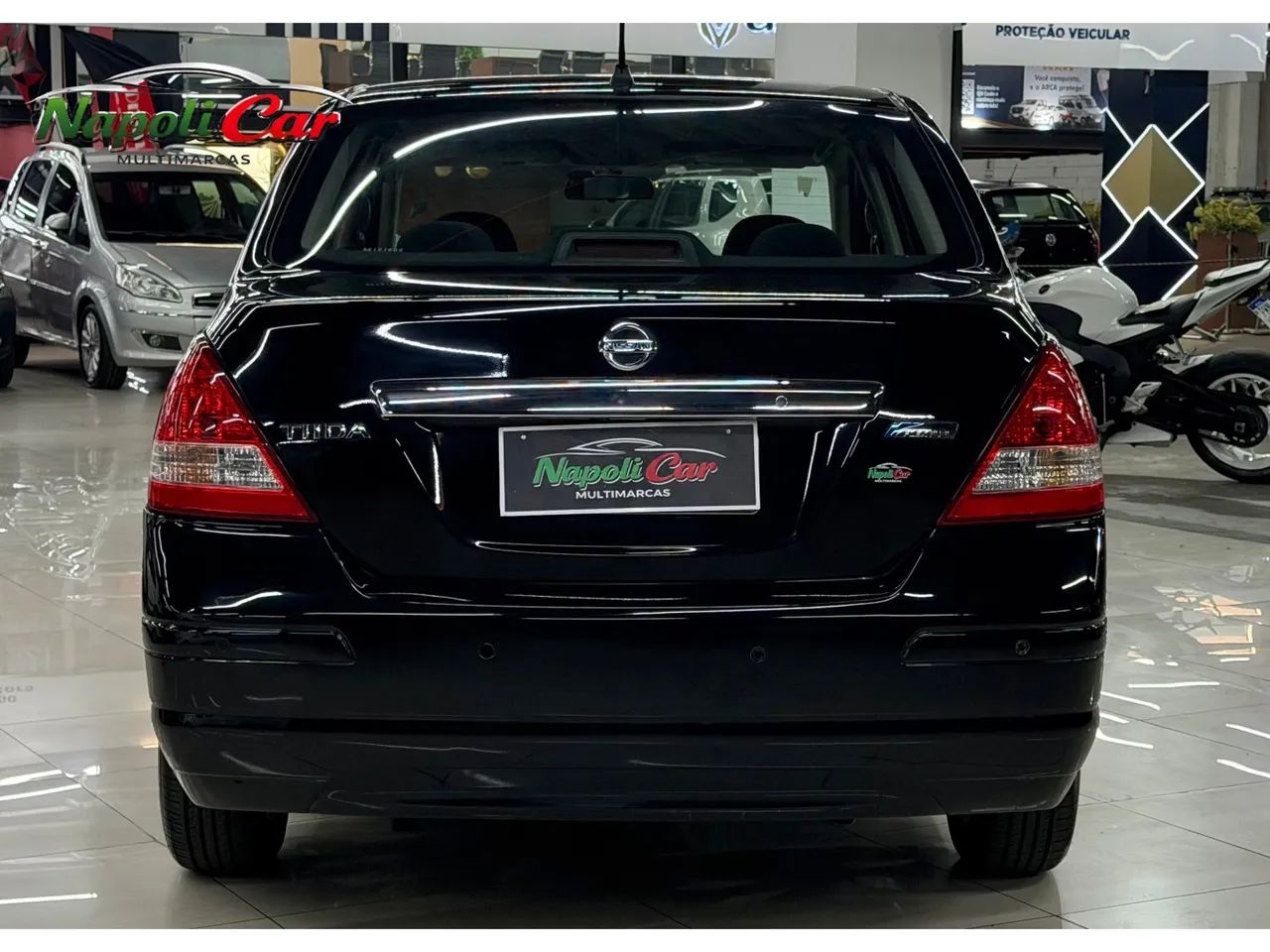 Nissan Tiida 2012 - Foto 4