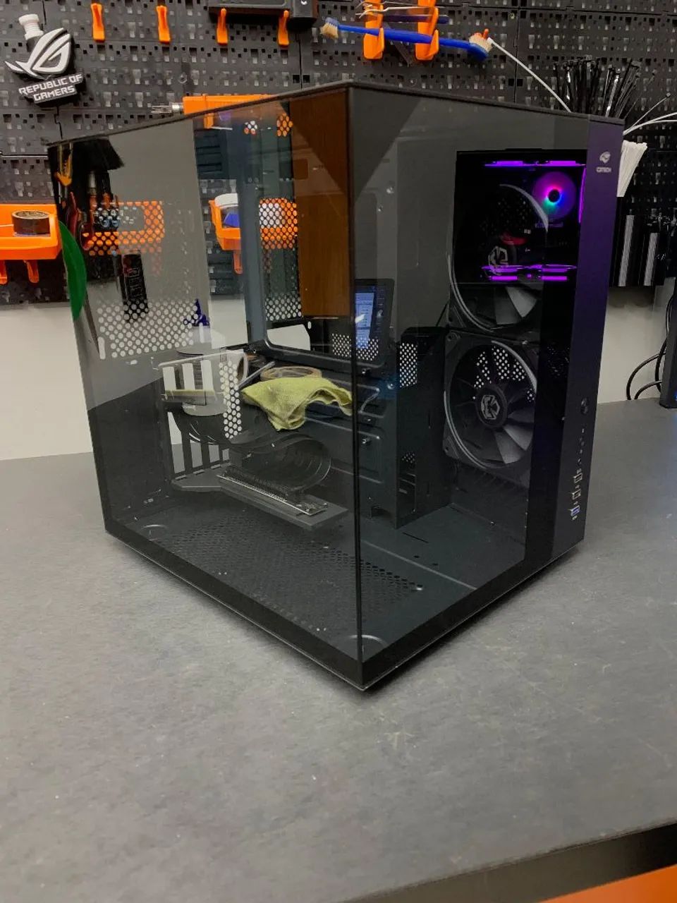 Gabinete C3tech g950bk + suporte de GPU na vertical