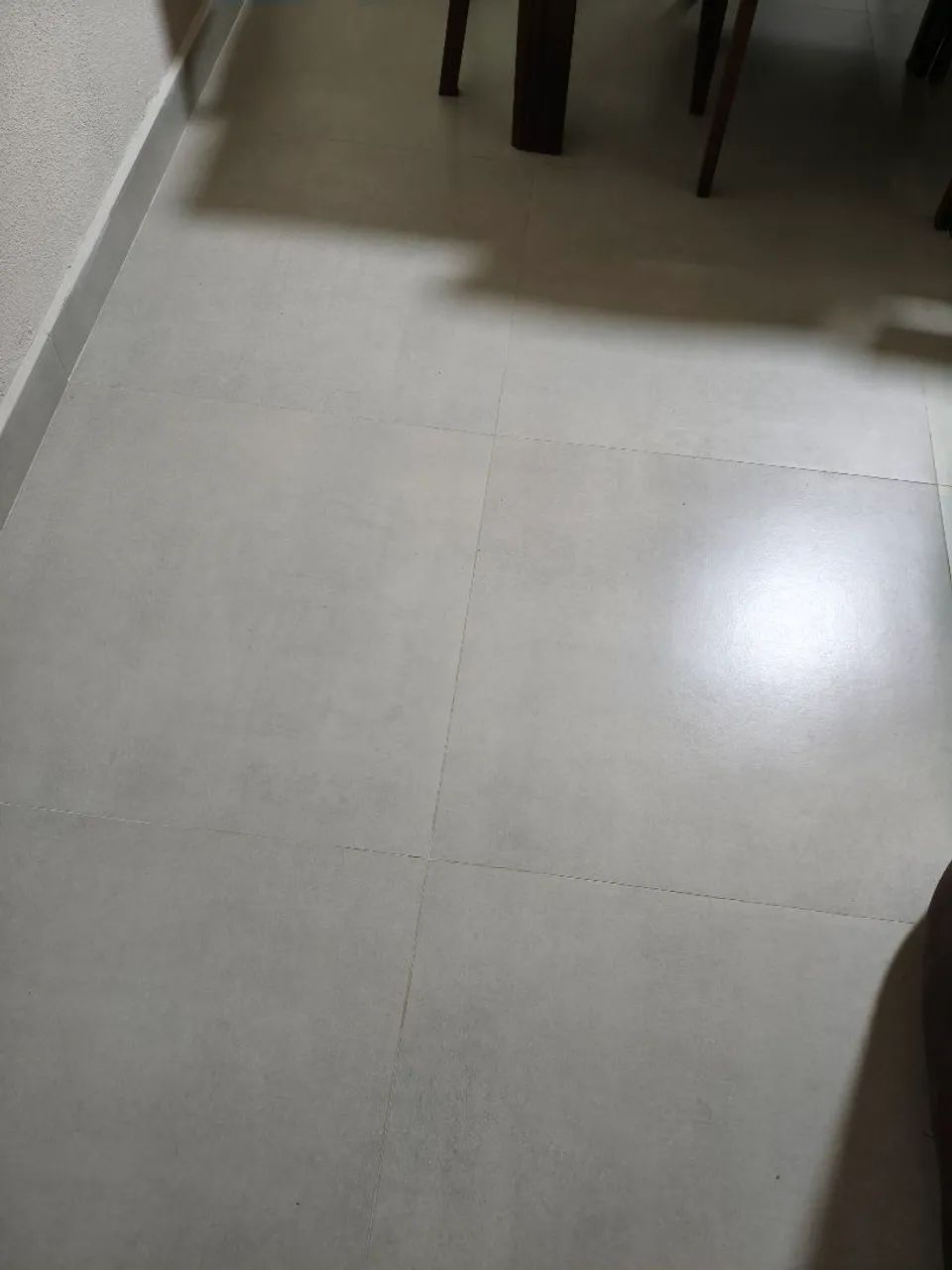 Vendo lote de porcelanato. 10 metros - Foto 2