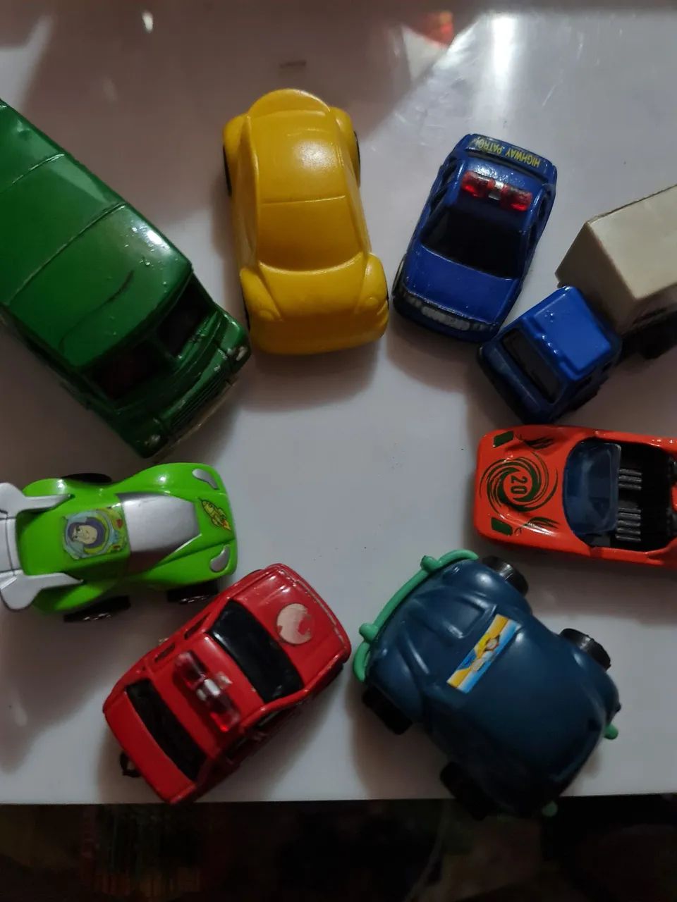 Lote 8 carrinhos brinquedo  - Foto 2