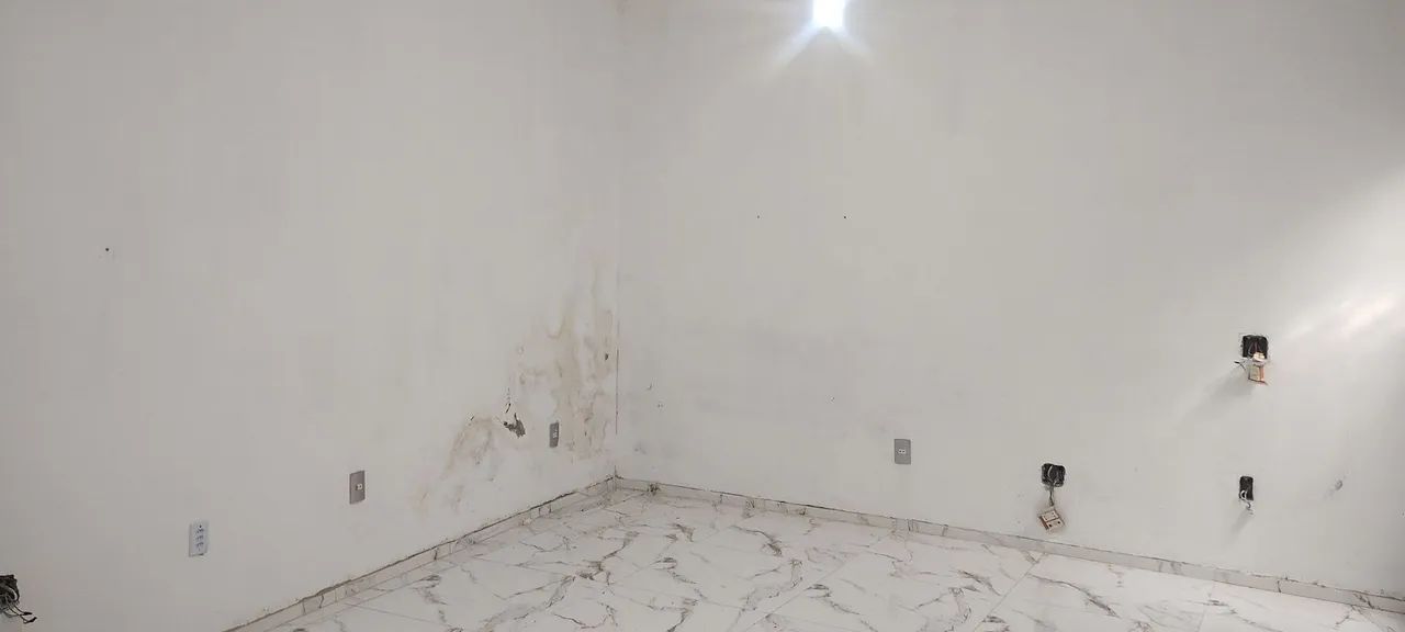 Alugo casa ampla 