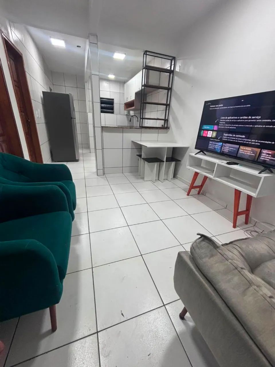 ALUGO/ APARTAMENTO  MOBILIADO.NO ALVORADA / 3° ANDAR ( ESCADAS )..