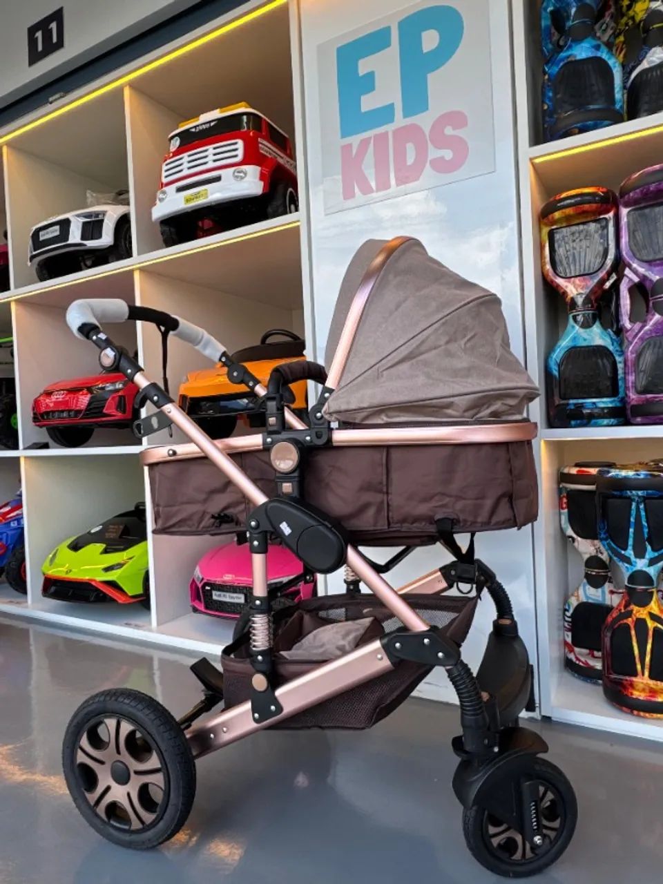 Carrinho de Bebê Luxo, Modelo Europeu com Moisés - Foto 3