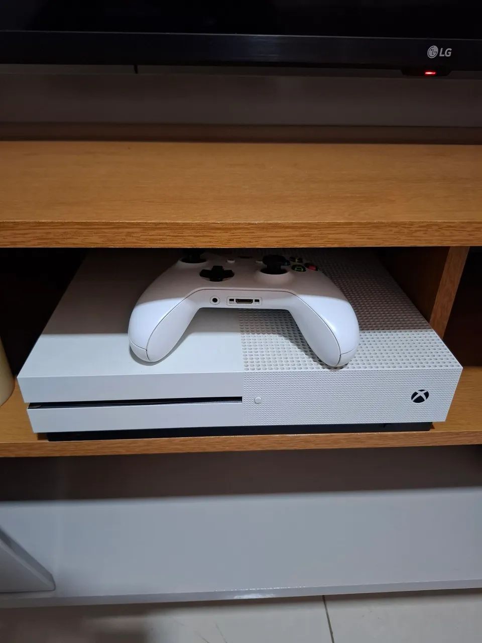Xbox One 1 TB com 1 controle 