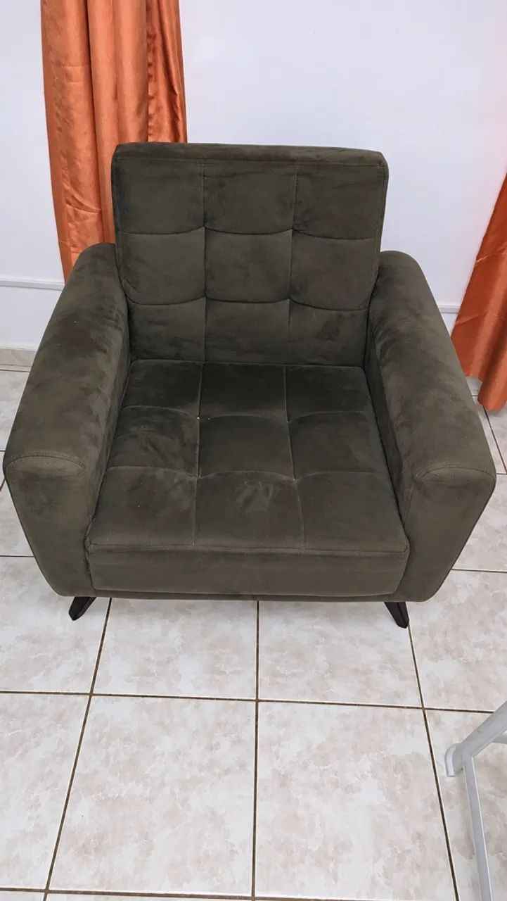 Poltrona Decorativa Estofada Confortável - Ótimo Estado - Foto 3