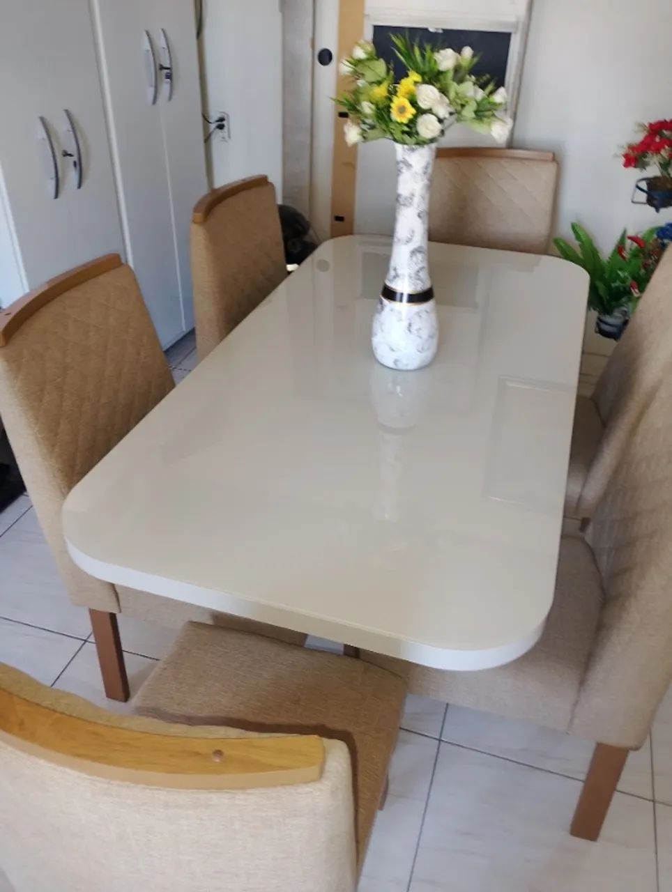 Mesa de jantar quadrado e sofá  - Foto 2