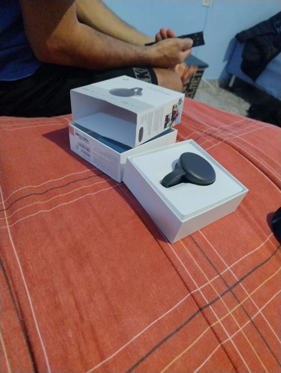 Chromecast na caixa em perfeito estado de uso - Foto 2