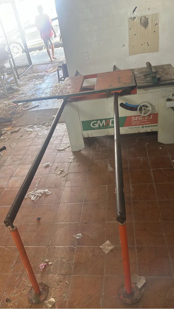 Esquadrejadeira máquina de corte 