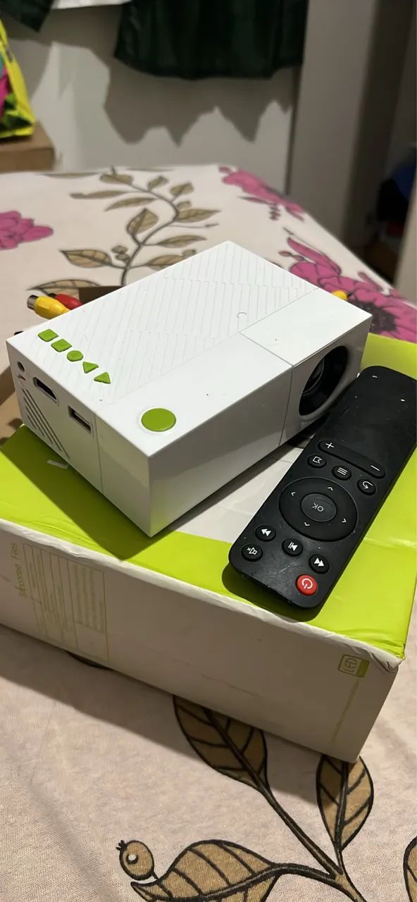 Mini projetor novo