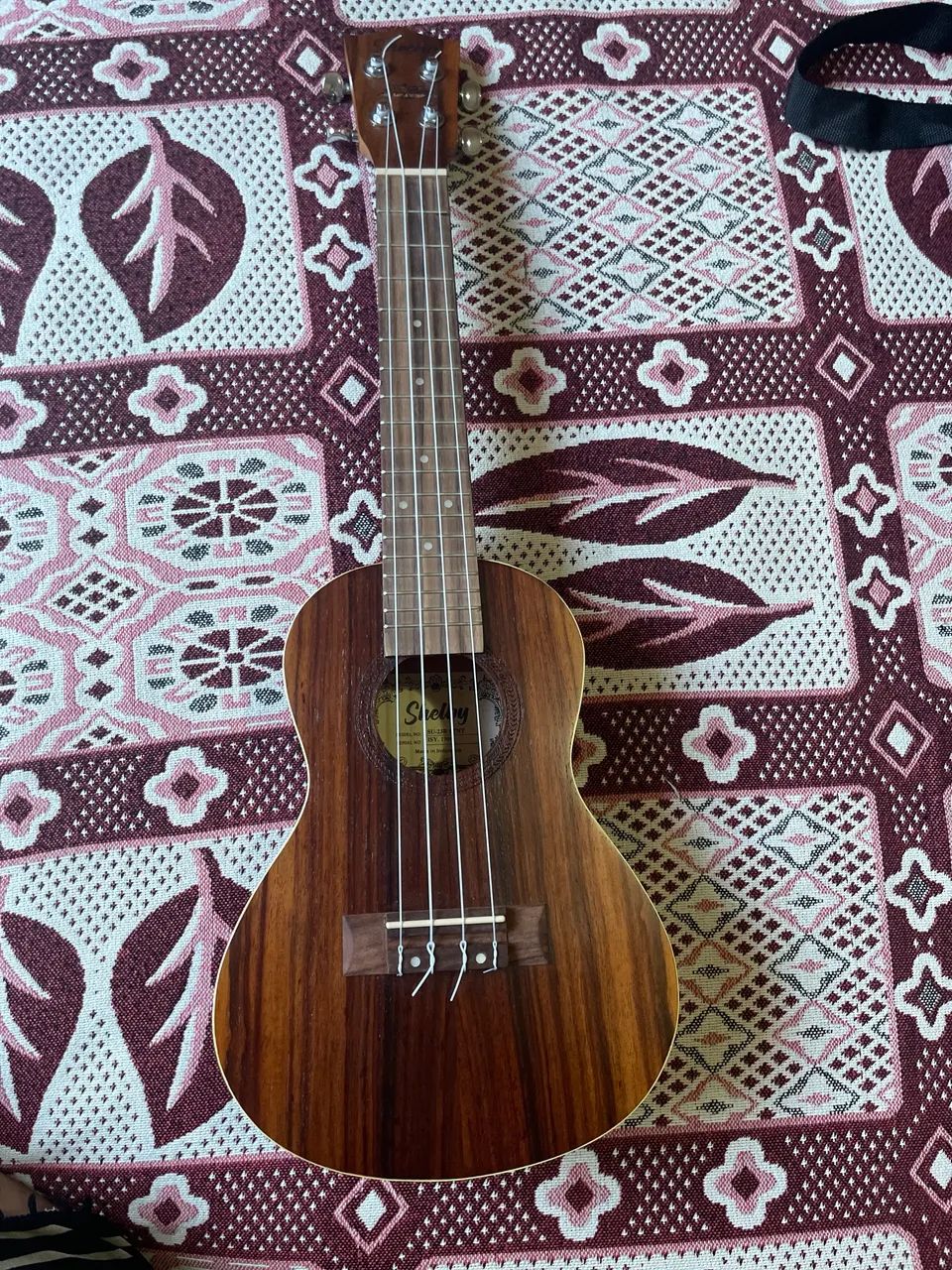 Ukulele Concerto Shelby SU-23R + Capa e Palhetas - Foto 2