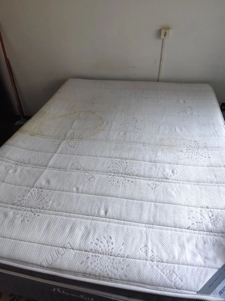 Cama box Queen Absolut Spring usada - Foto 4