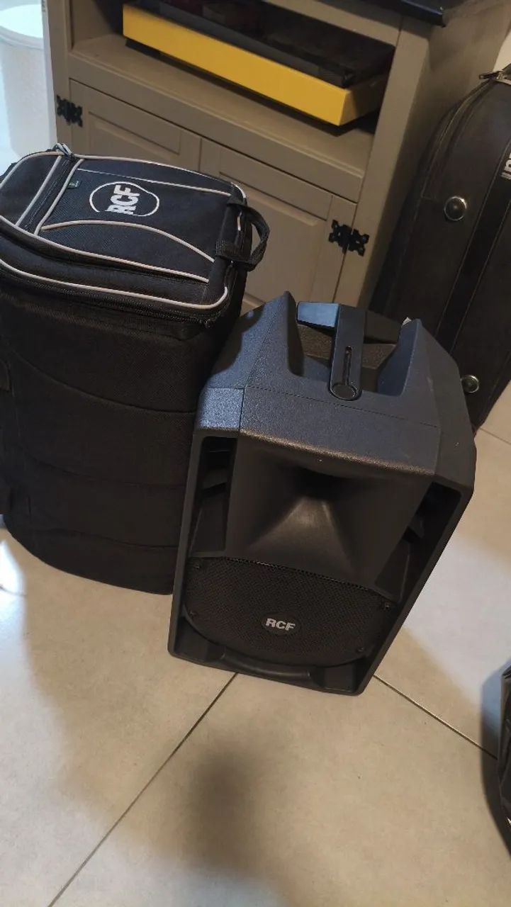 caixa de som ativa rcf 708 - Foto 4