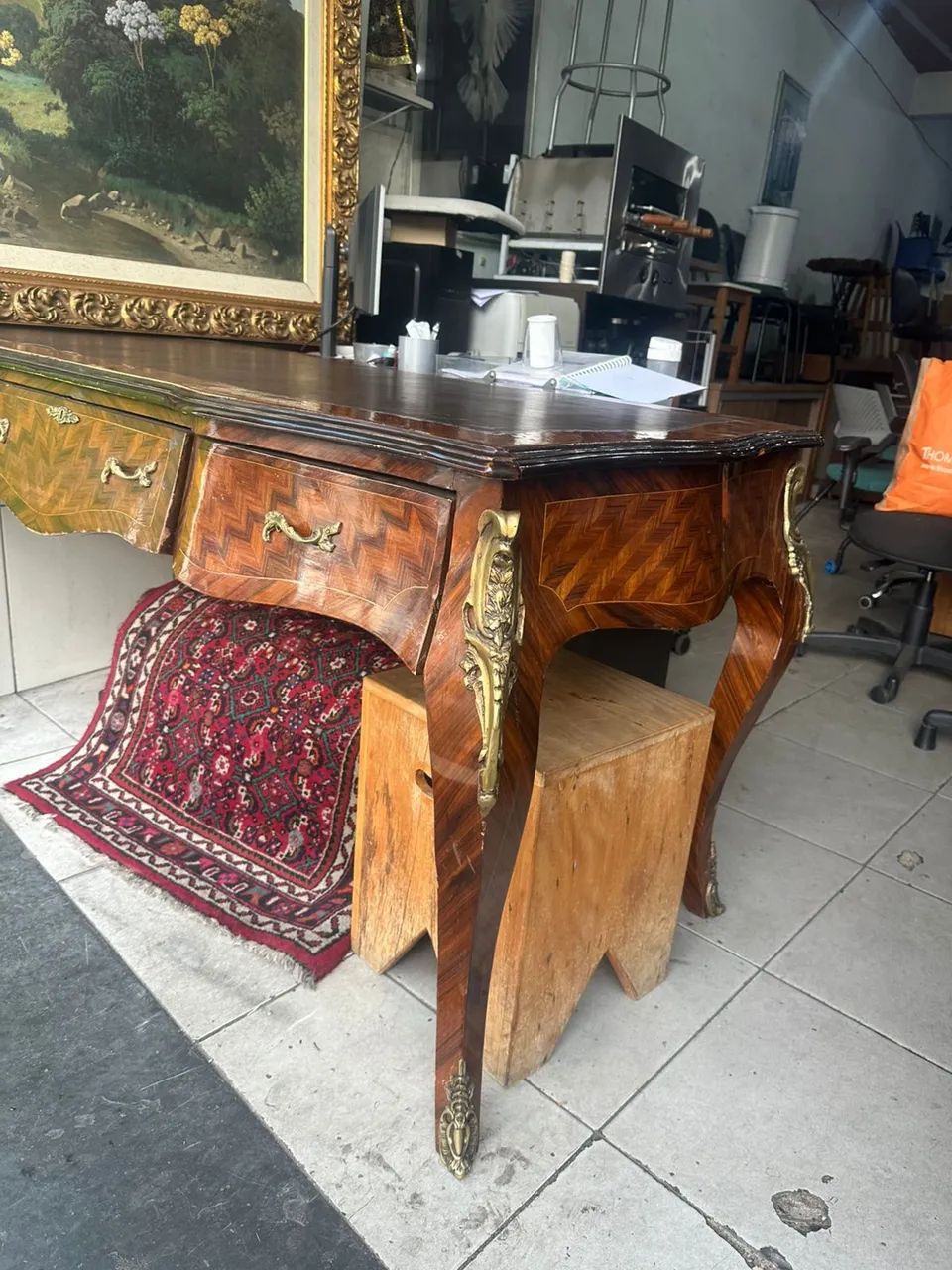 Mesa Antiga de Madeira Maciça - Foto 3