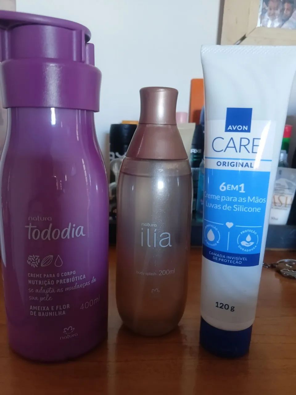 Vendo esse kit perfume e hidratante 