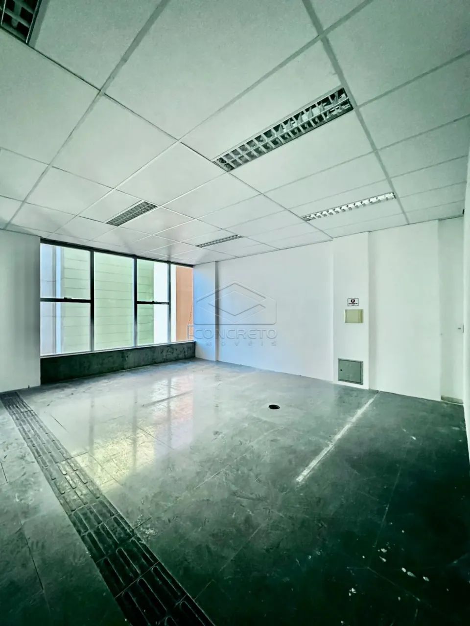 EXCELENTE SALA COMERCIAL COM 40M² AS MARGENS DA AVENIDA GETÚLIO VARGAS - Foto 2