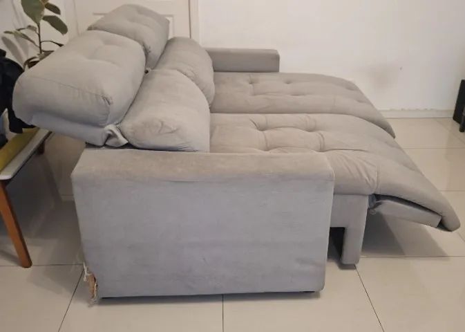 Sofá retrátil 2 lugares para sala - ótimo estado - Foto 2