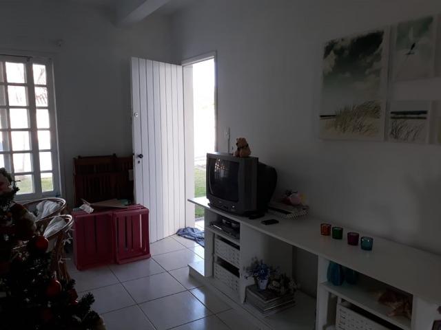 Excelente Sobrado a poucos metros da praia de Enseada - Foto 16