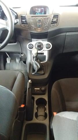 New Fiesta Hatch Impecável 2015 - Foto 6
