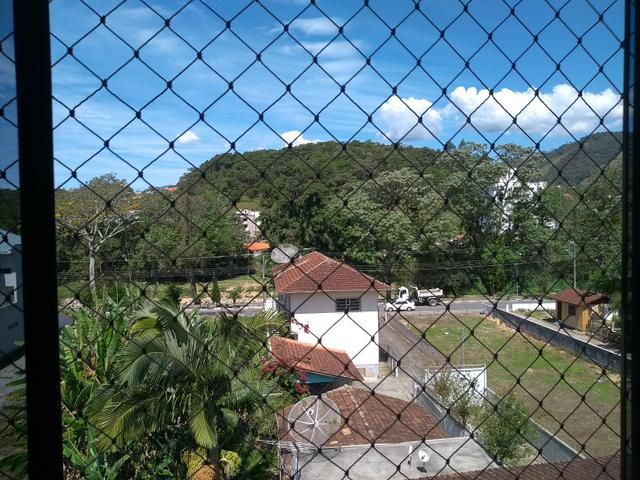 Apartamento mobiliado e decorado no centro de Santo Amaro da Imperatriz