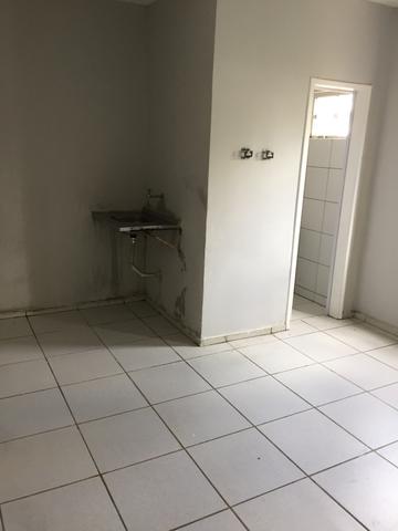 Alugo kitinete próximo mercado dos peões - Foto 7