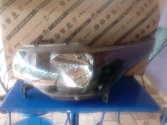 Farol do Fiat mobi