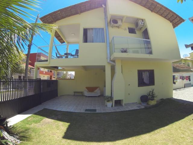 Sobrado a 70 mts da praia da Enseada com ar e Wifi - Foto 3