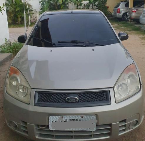 Carro sedã