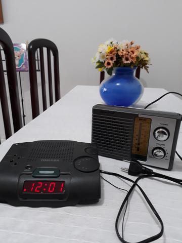 Rádios de mesa antigos,vendo separadamente cada um por cinquenta reais