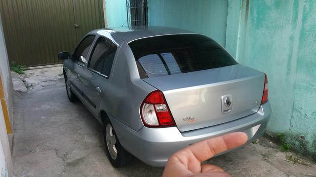 Renault clio sedan 1.6 - Foto 2