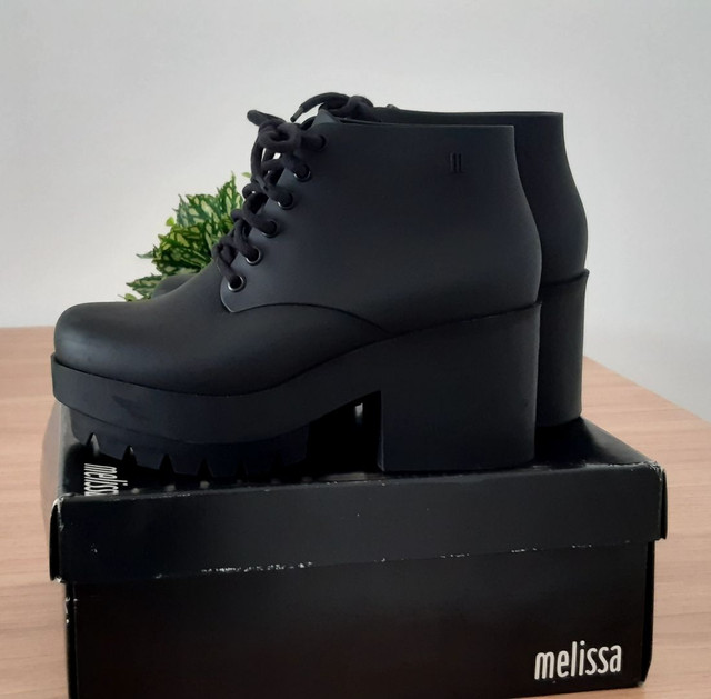 coturno melissa
