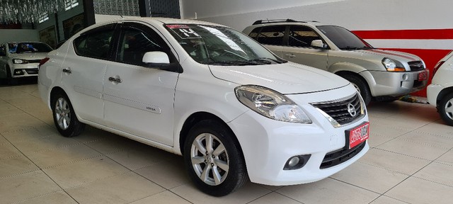 NISSAN/VERSA SL -1.6 COMPLETO 2014