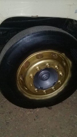 CAMINHÃO F11 MIL DA VOLVO