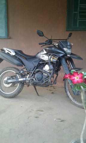 MOTO LANDER EM BOM ESTADO